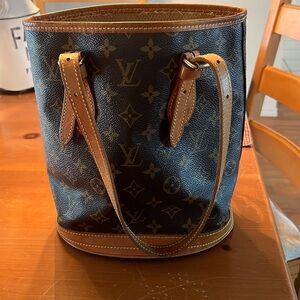 Louis Vuitton Hobo Bag $375.00